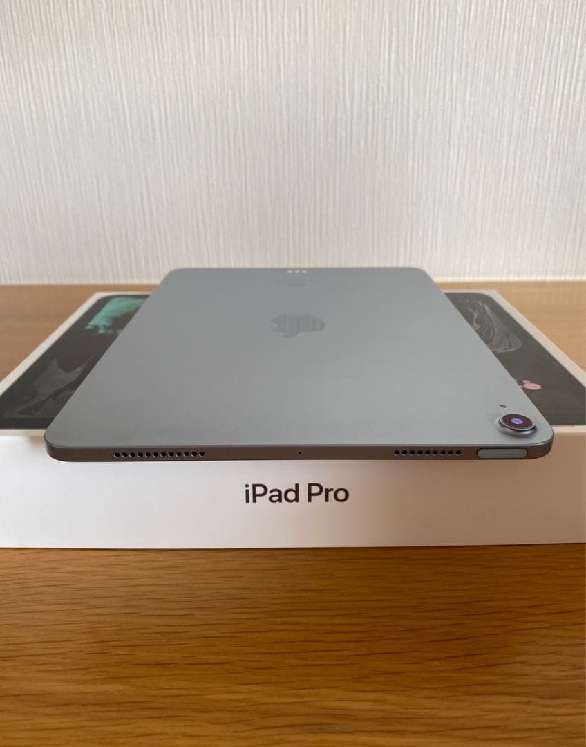 iPad Air 本体　比較的美品　バッテリー良好　純正スマートキーボード付