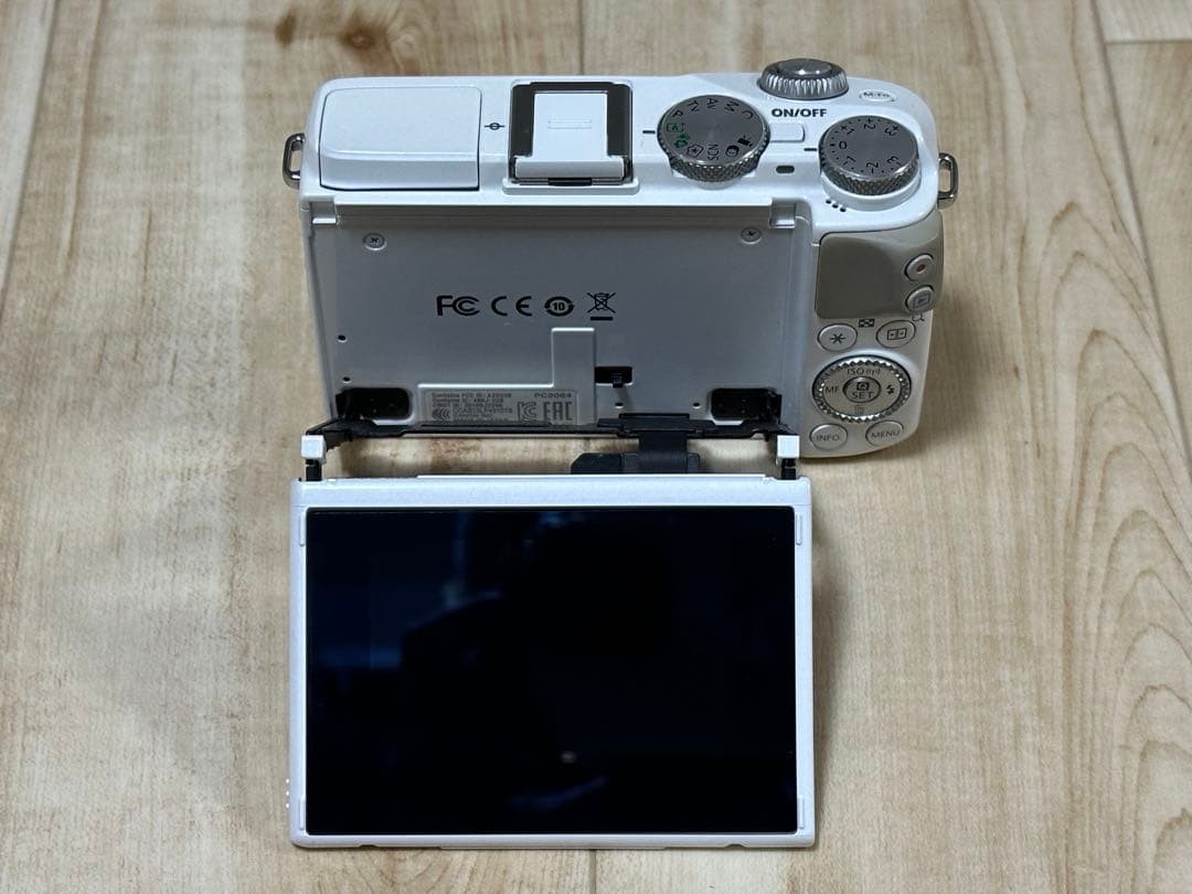 Canon EOS M3 ミラーレスカメラ 超広角ズームレンズ付き