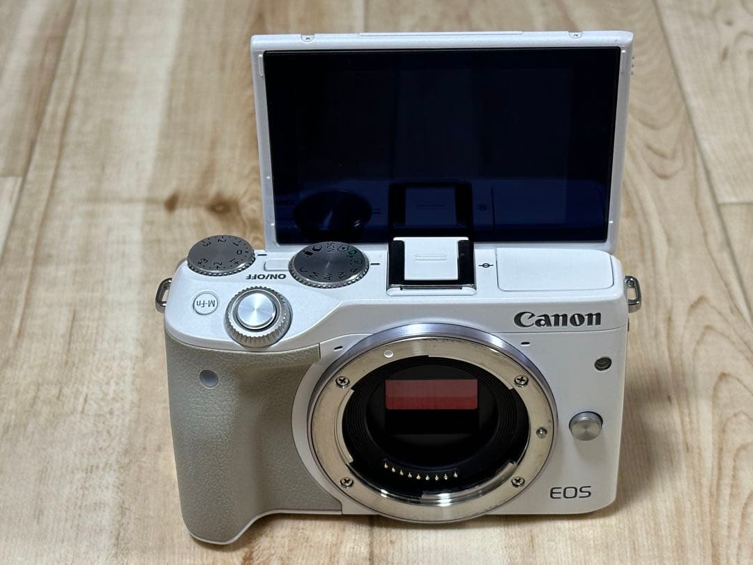 Canon EOS M3 ミラーレスカメラ 超広角ズームレンズ付き