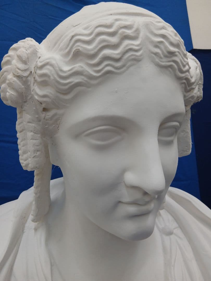 パシャント胸像。石膏像高さ(80cm)