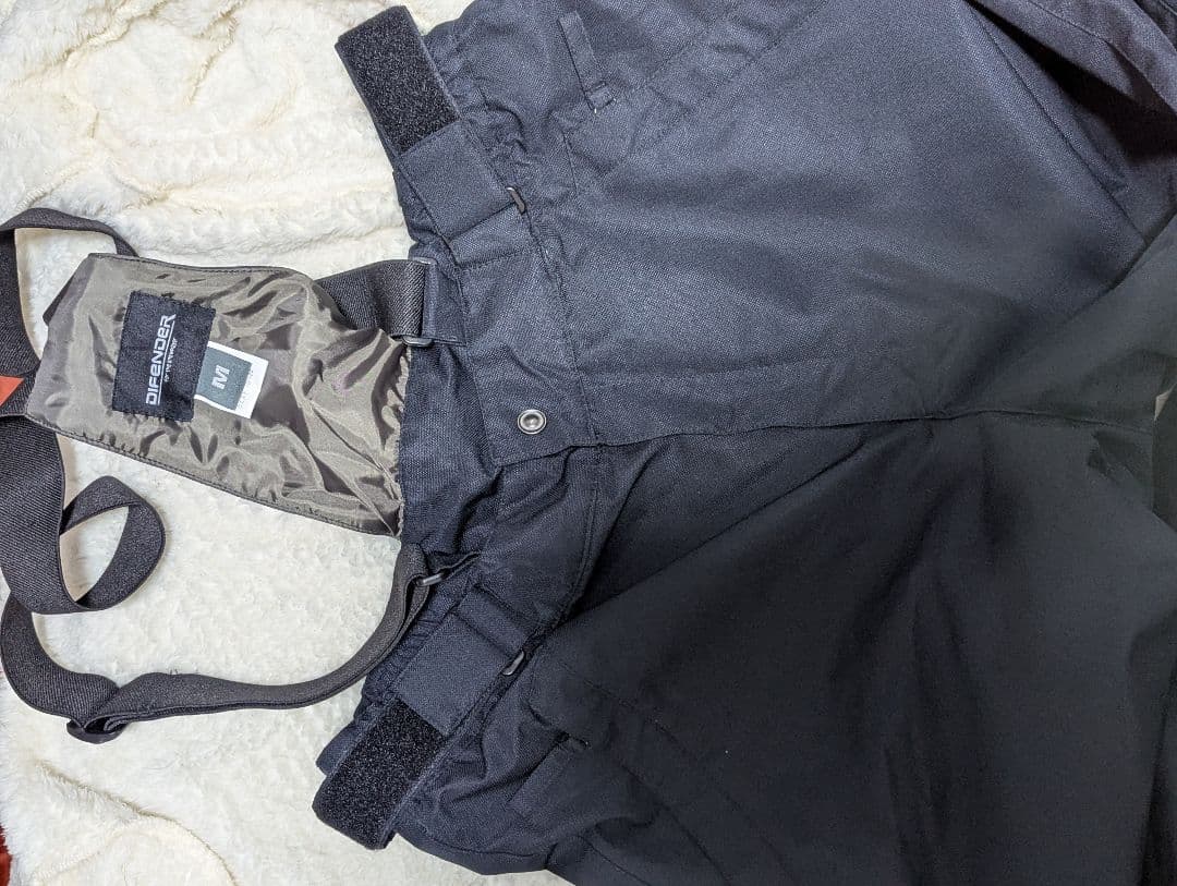 新品　difender ディフェンダースキースノーボードウェア　上下セット　М