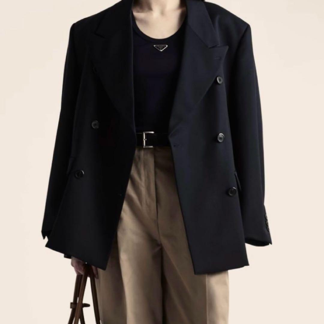 PRADA 黒タンクトップ プレートロゴ 新品未使用