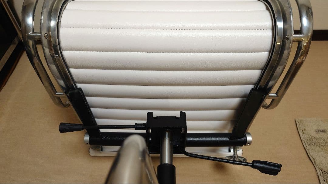 お値下げ　美品　イームズ　アルミナム ハーマンミラー　 リプロダクト