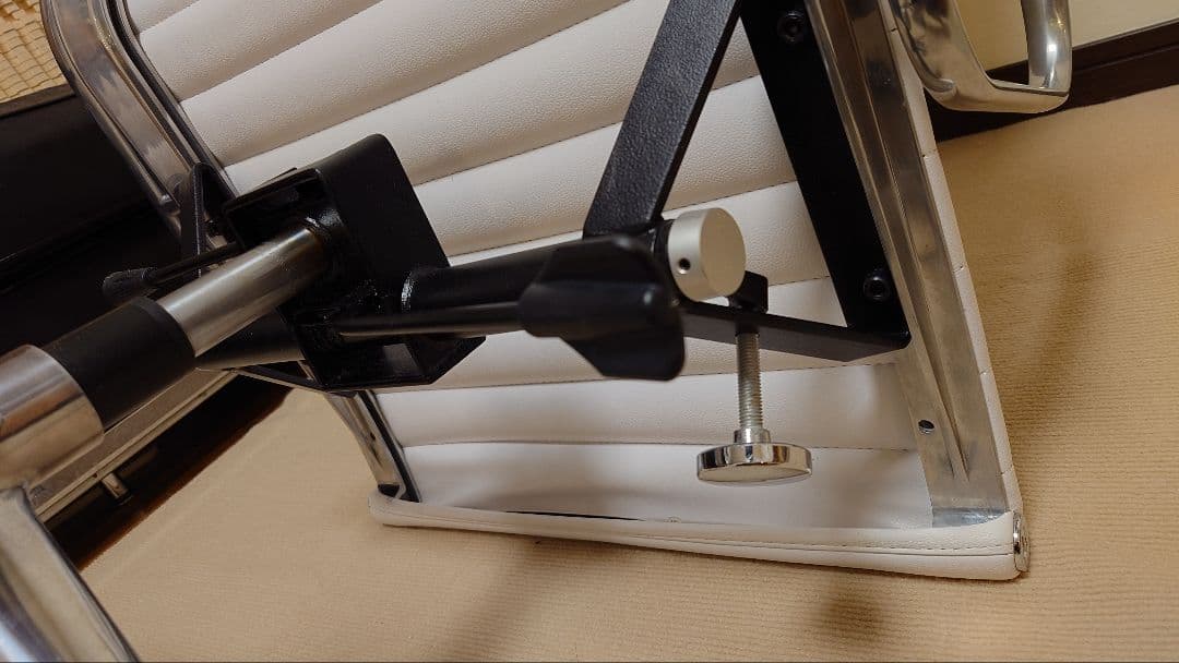 お値下げ　美品　イームズ　アルミナム ハーマンミラー　 リプロダクト