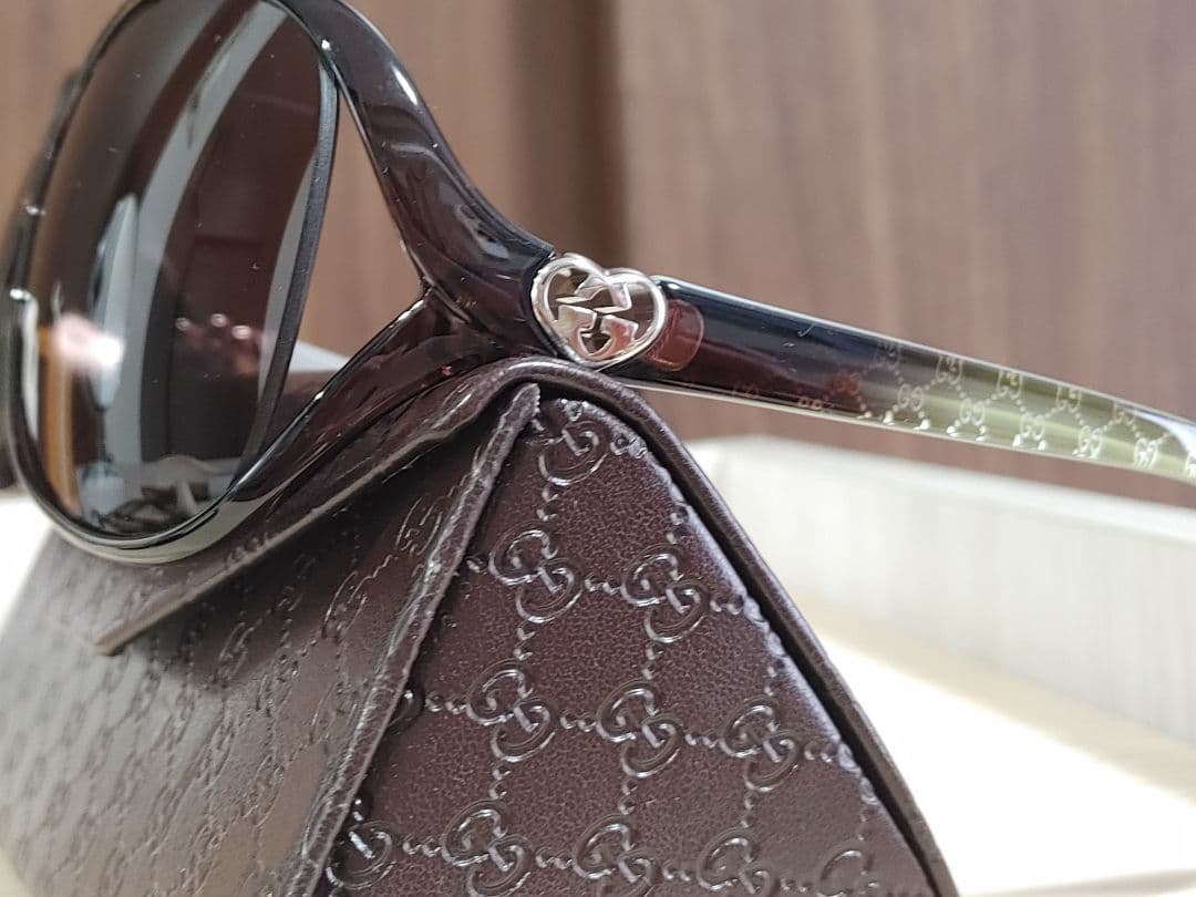 GUCCI／ケース付き