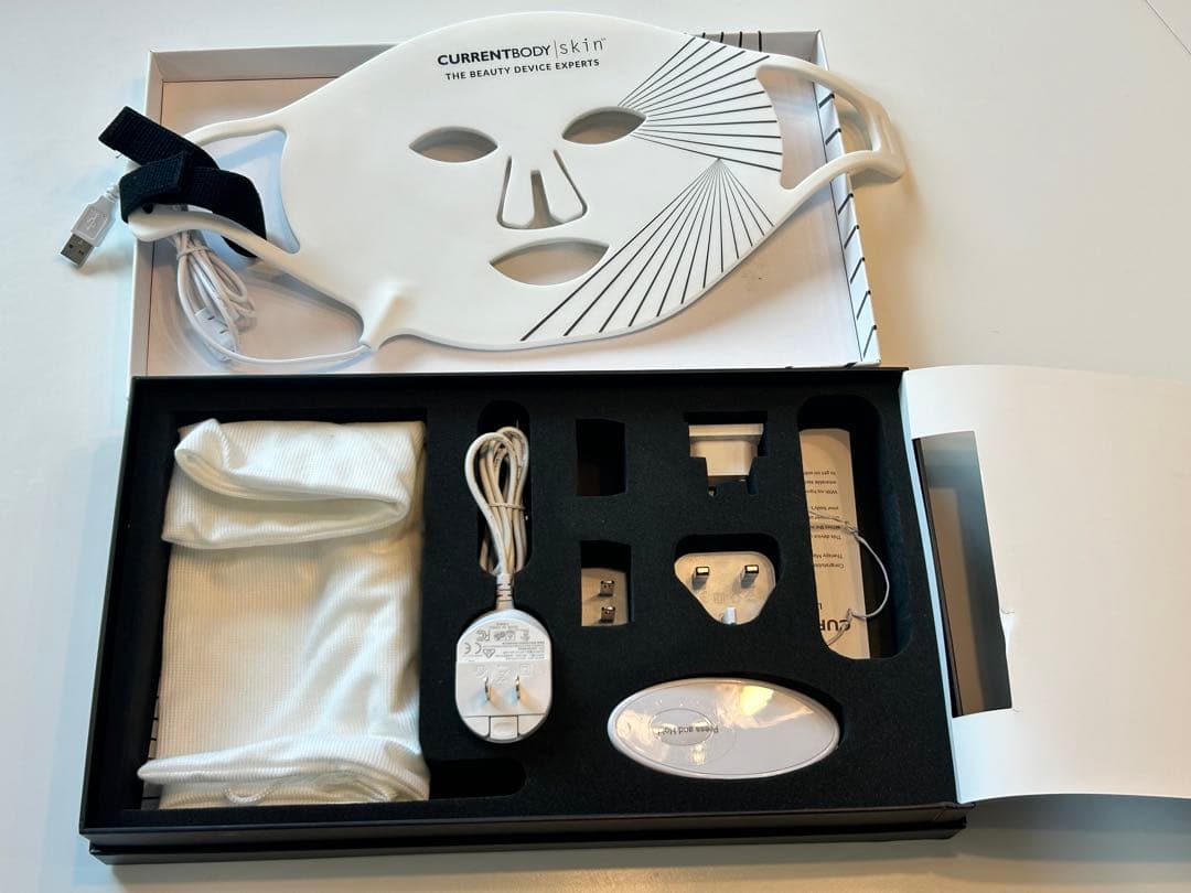 ボディ・フェイスケア CURRENTBODY LED LIGHT THERAPY MASK