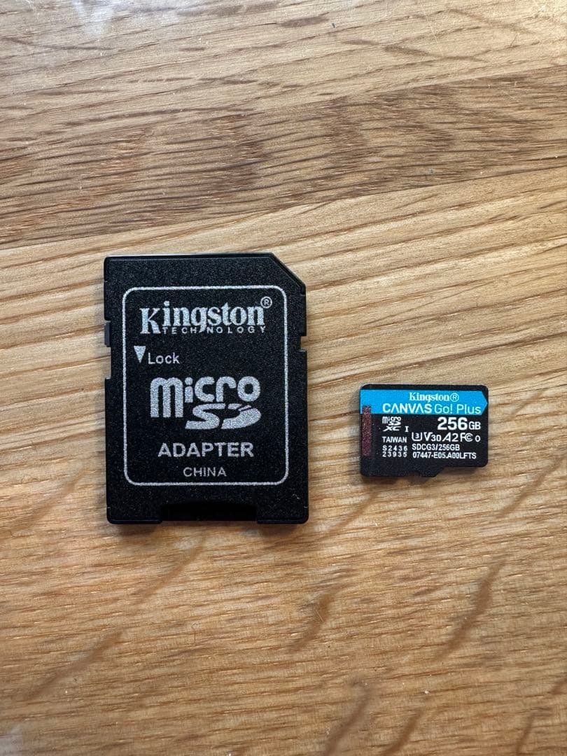 DJI Osmo Pocket 3 Creator Combo SDカード付き