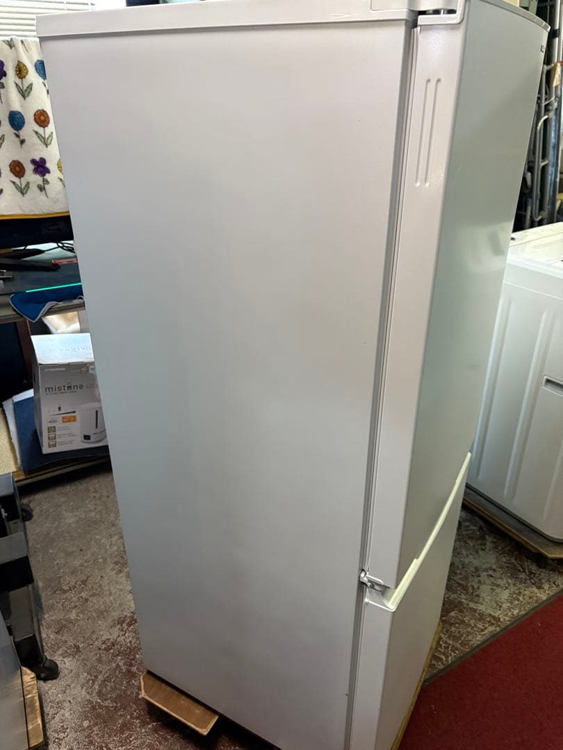 SHARP　２ドア冷蔵庫　2023年モデル　179ℓ　SJ-D18J-W