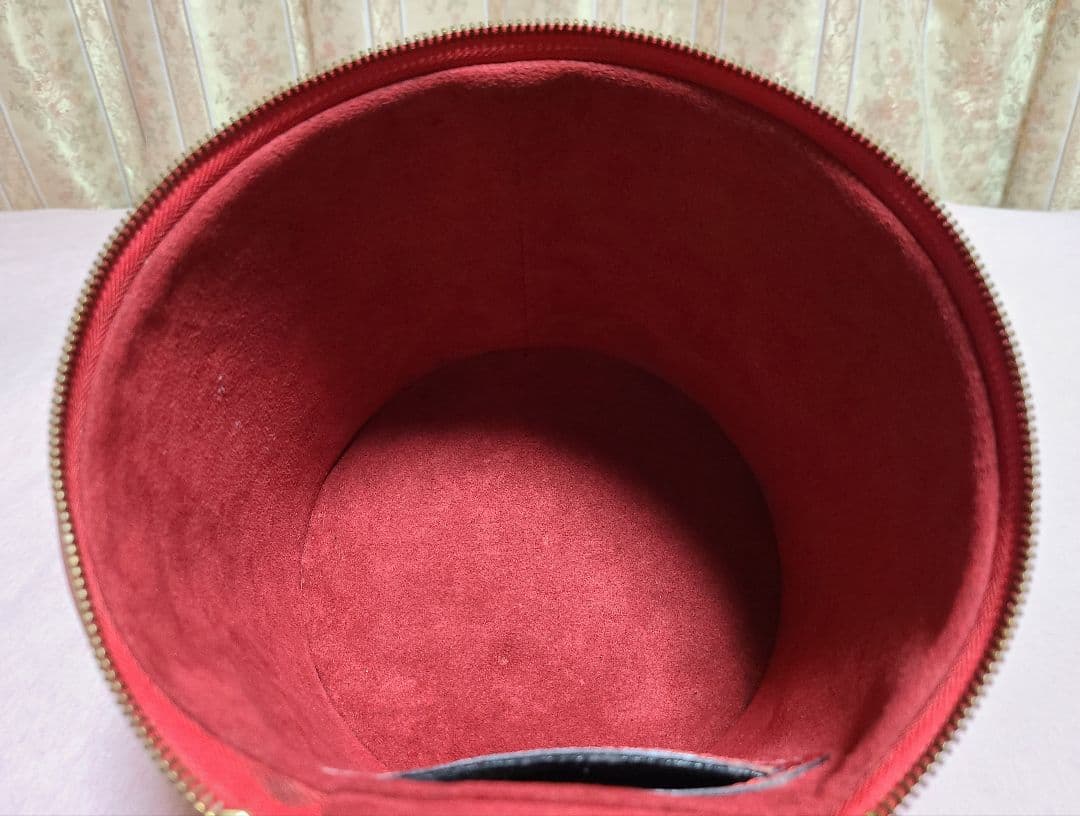 【美品】ルイヴィトン　エピ　カンヌ　レッド ※収納ケース、鍵付き