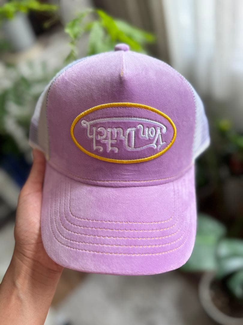 Von Dutch リバースロゴ ベルベット トラッカー キャップY2K