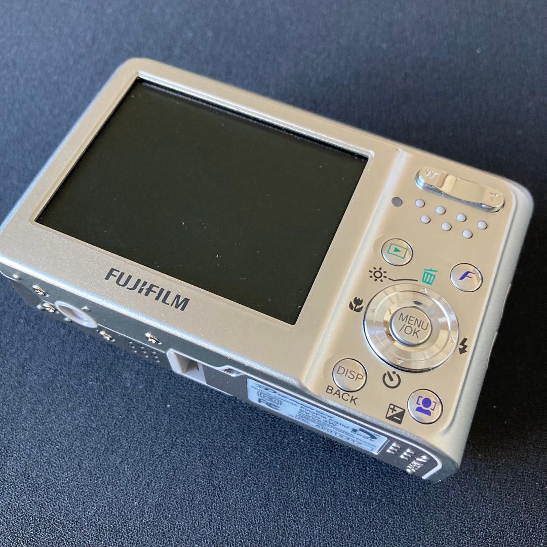 【美品】FUJIFILM FINEPIX F31fd CCDセンサー シルバー
