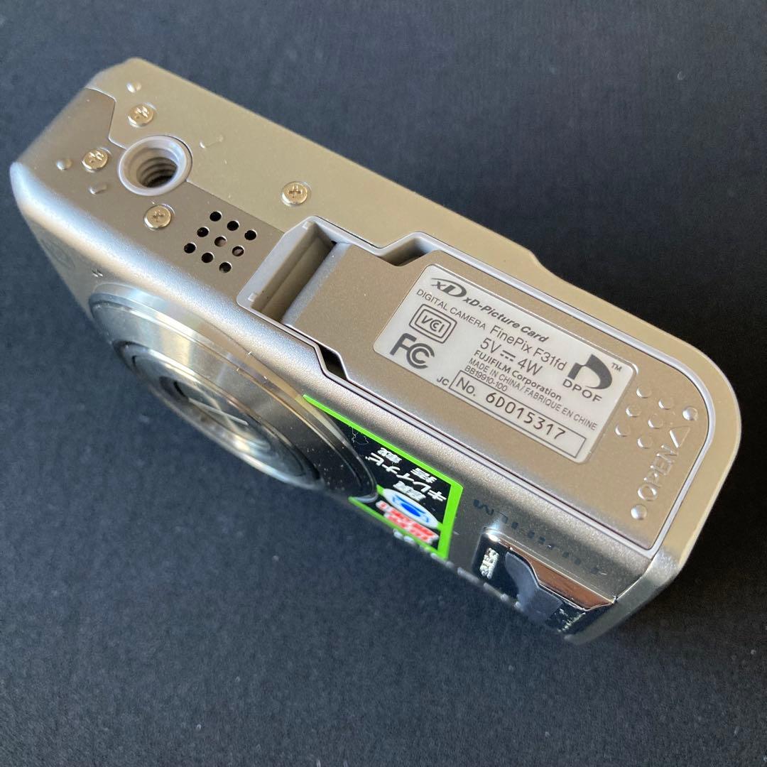 【美品】FUJIFILM FINEPIX F31fd CCDセンサー シルバー