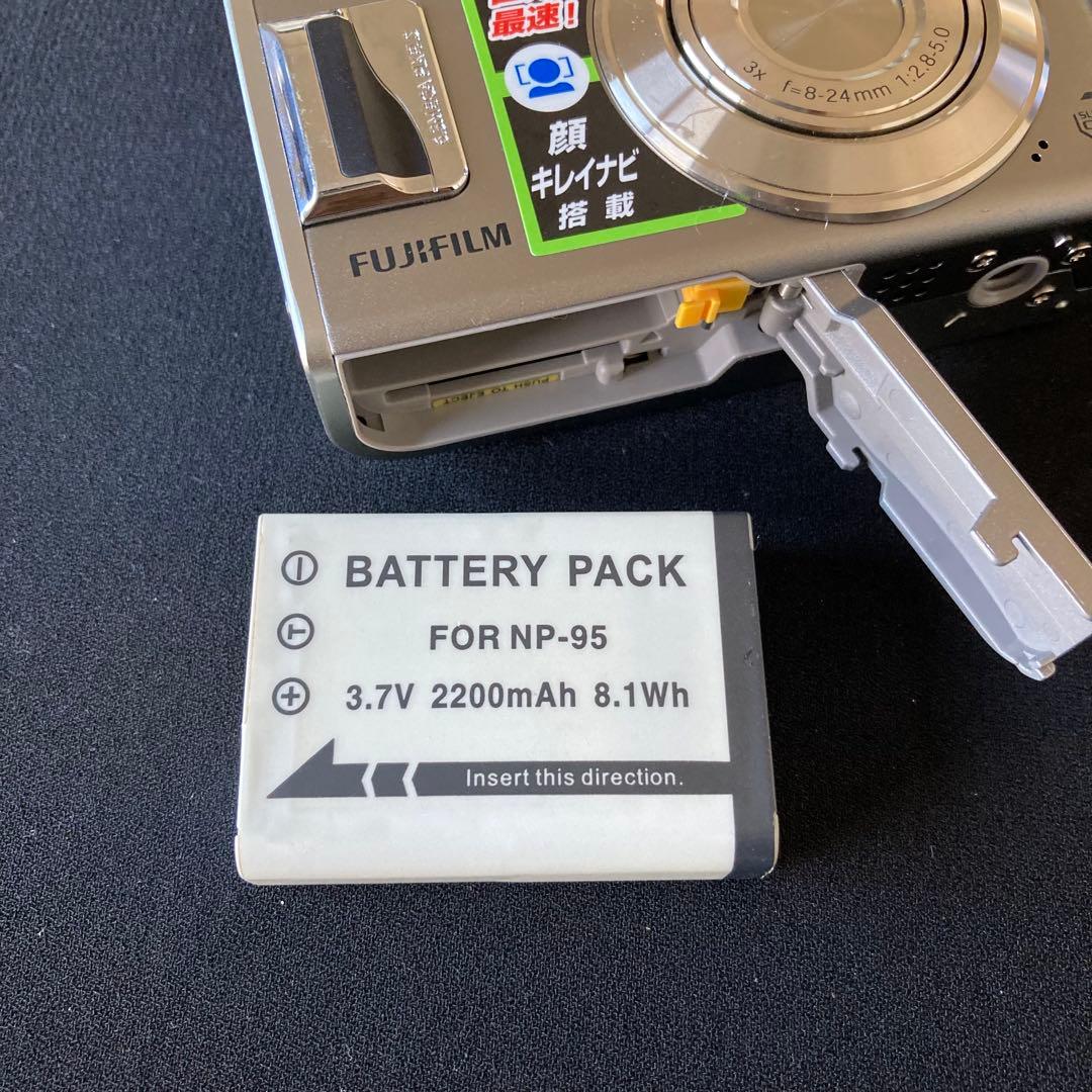 【美品】FUJIFILM FINEPIX F31fd CCDセンサー シルバー