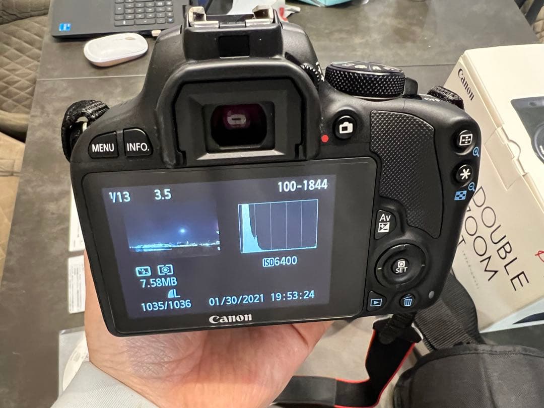 【中古美品】Canon EOS Kiss X7 ダブルズームキット