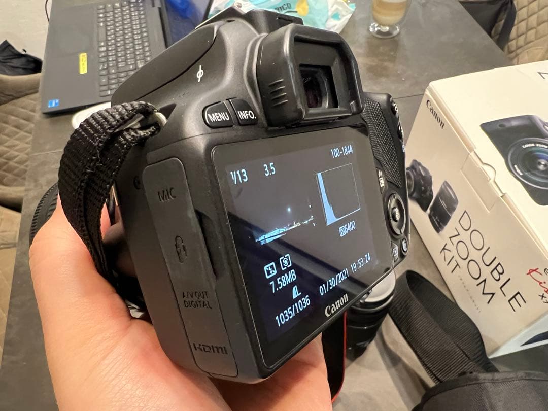 【中古美品】Canon EOS Kiss X7 ダブルズームキット
