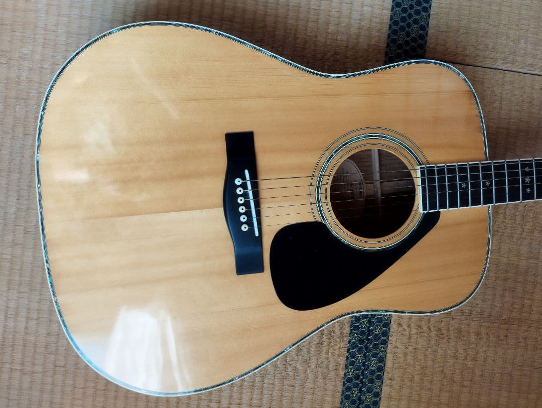 ヤマハ　　FG-350D ハードケース付き　鍵付き