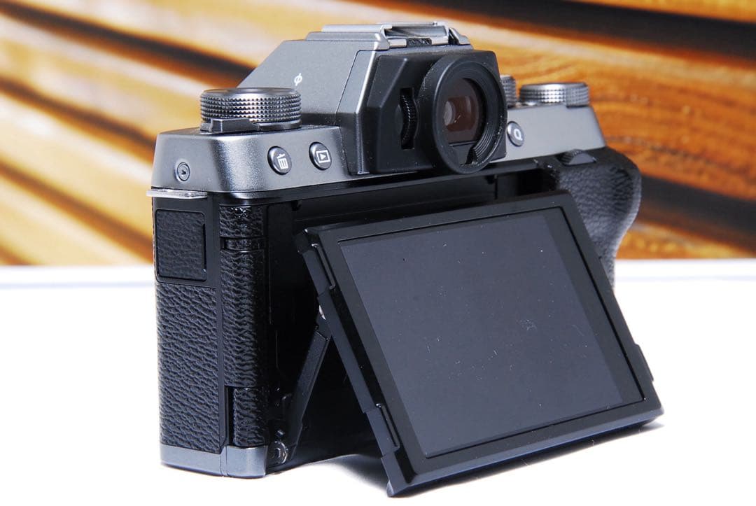 【動作確認済】FUJIFILM X-T100 ミラーレスカメラ　Wi-Fi