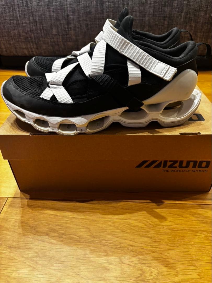 ミズノ ウェーブプロフェシー ストラップ ブラック ホワイトスニーカー 28cm