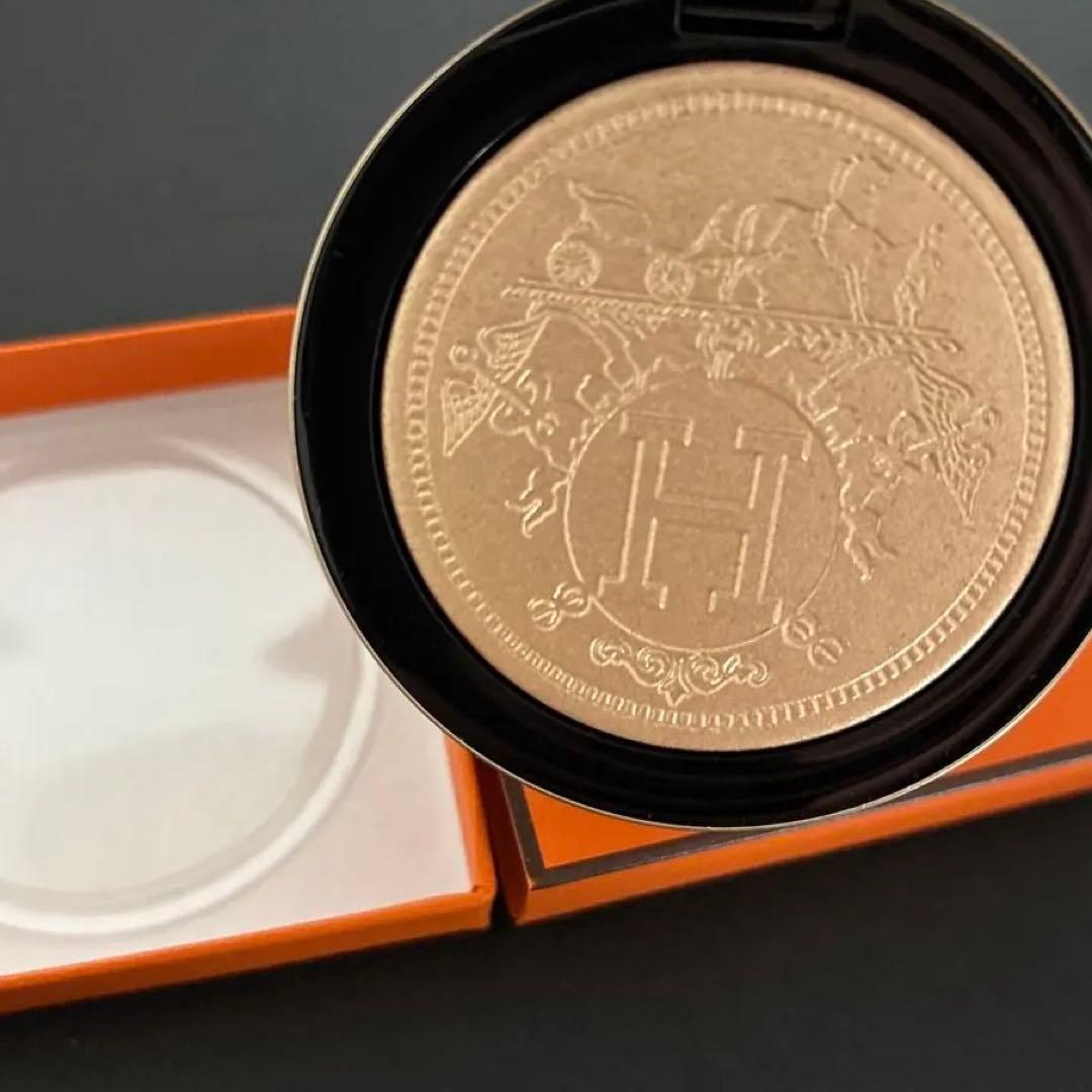 新品未使用Hermèsフェイスパウダー 01 パーマブラス ゴールド 限定品