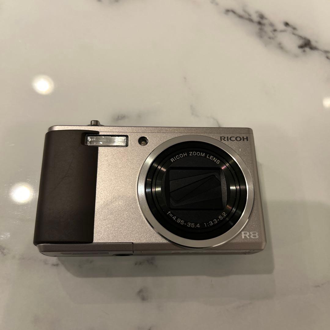 RICOH リコー R8 デジタルカメラ　デジカメ