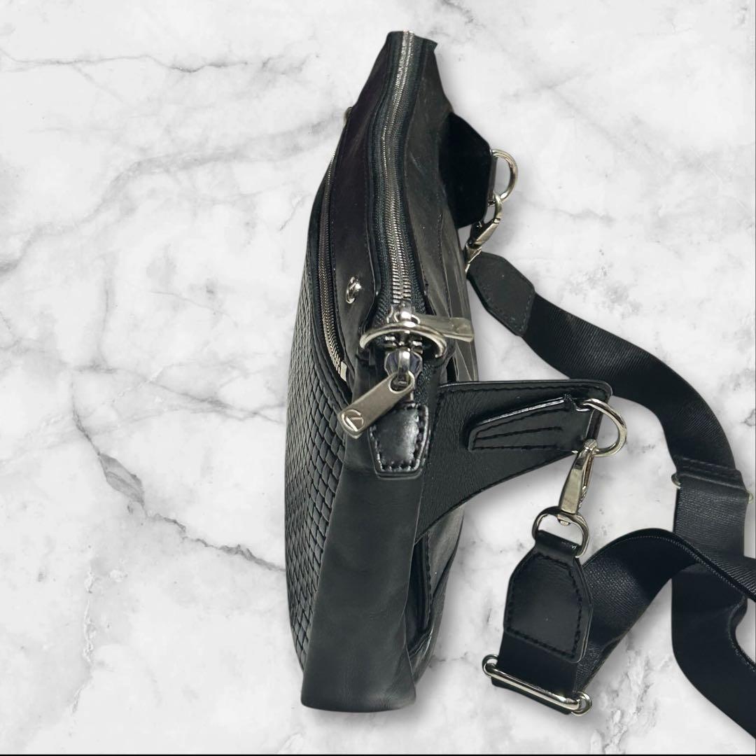 【未使用級】LEXUS レクサス　ショルダーバッグ　ボディバッグ　イントレ