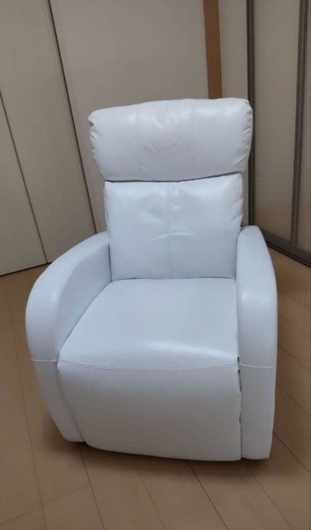 リクライニングチェアー　ベッド　エステ　マツエク　サロン