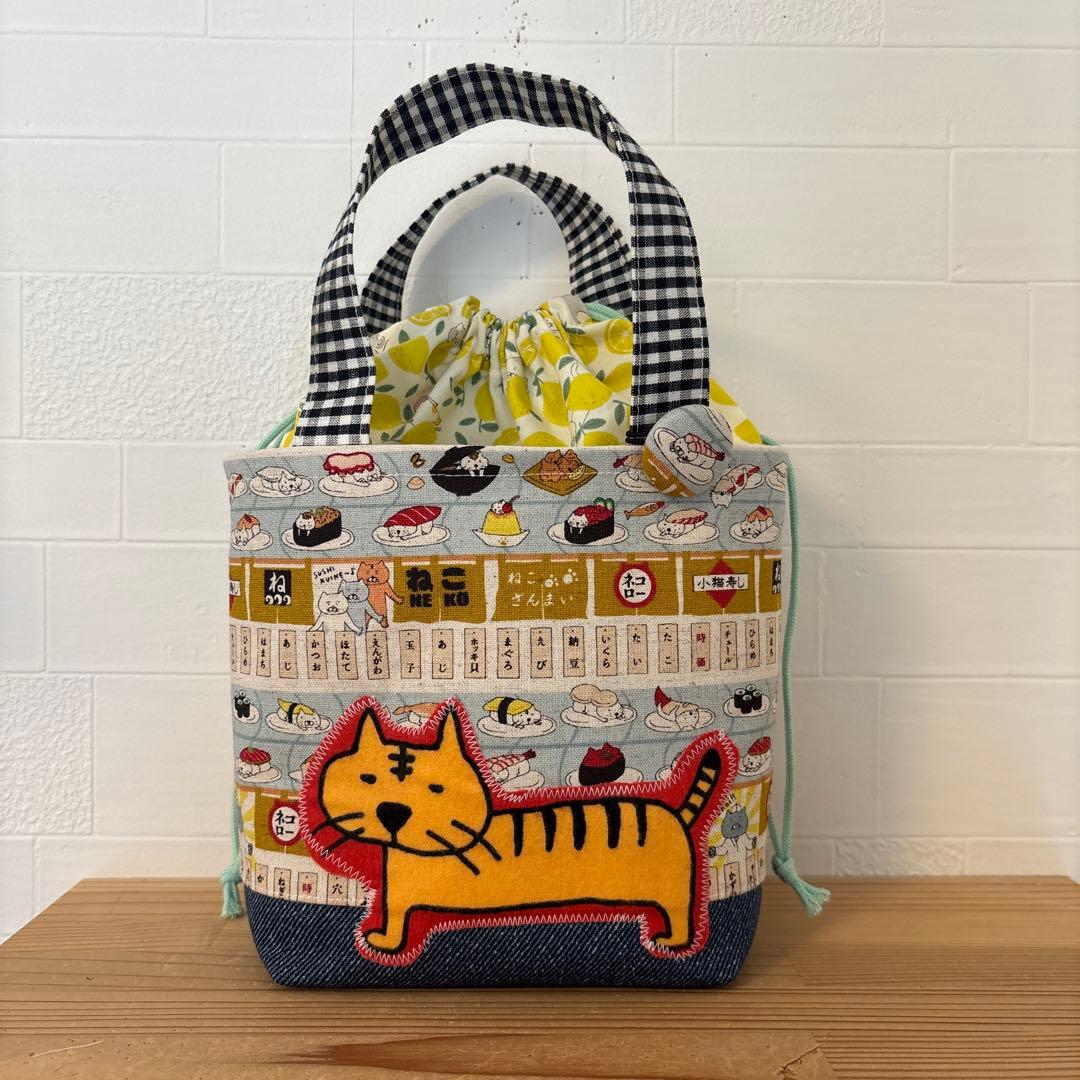 感謝価格　SALE 持ち手付きポーチ　猫柄　人気　ハンドメイド