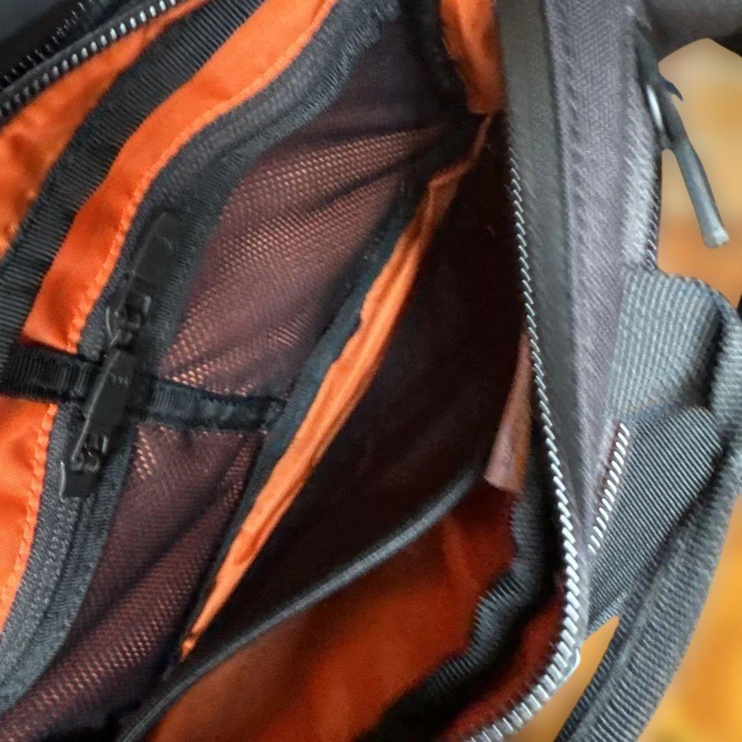 Code of bell カモフラージュ ボディバッグ