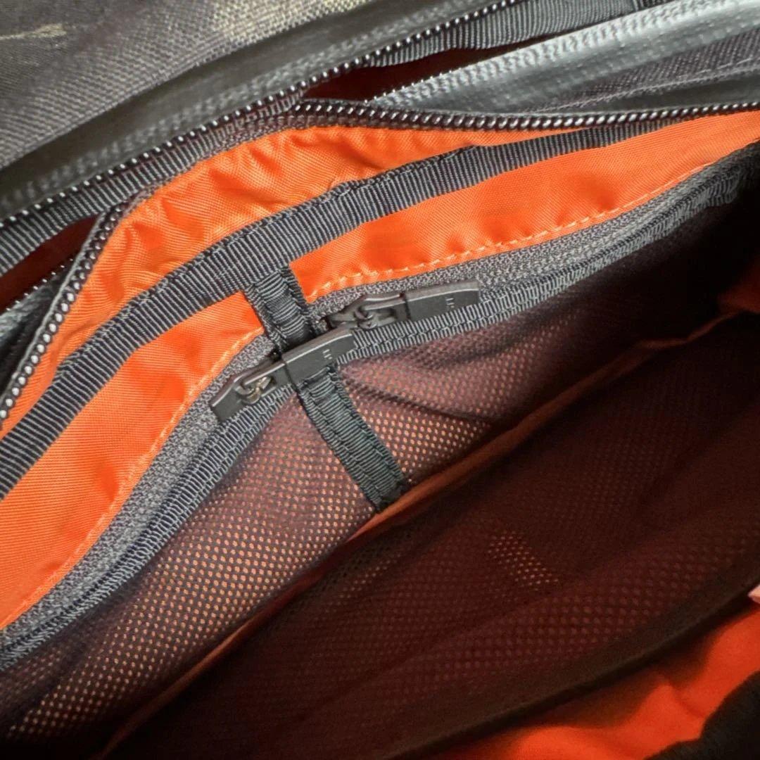 Code of bell カモフラージュ ボディバッグ