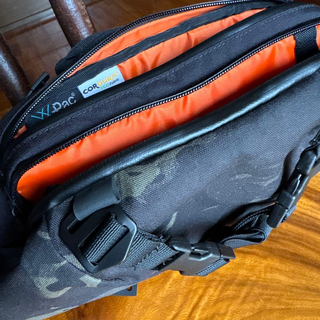 Code of bell カモフラージュ ボディバッグ