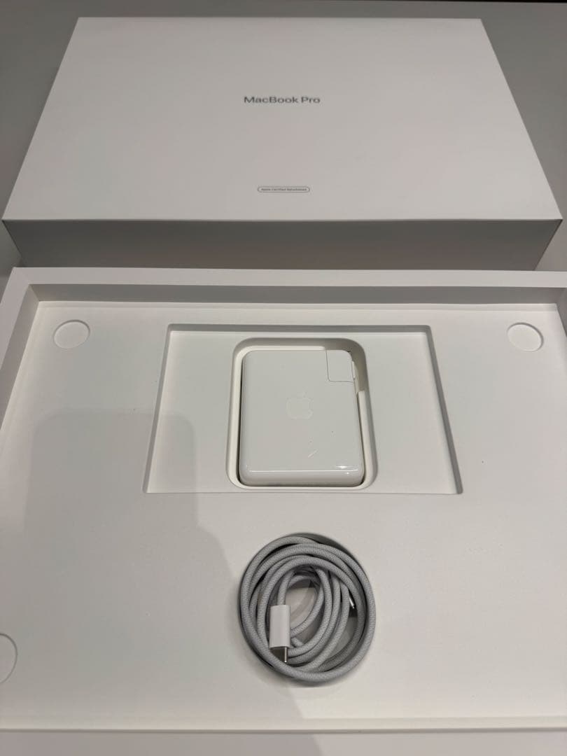 Macbook pro m3max 16インチ36GB 1TB AC+付き