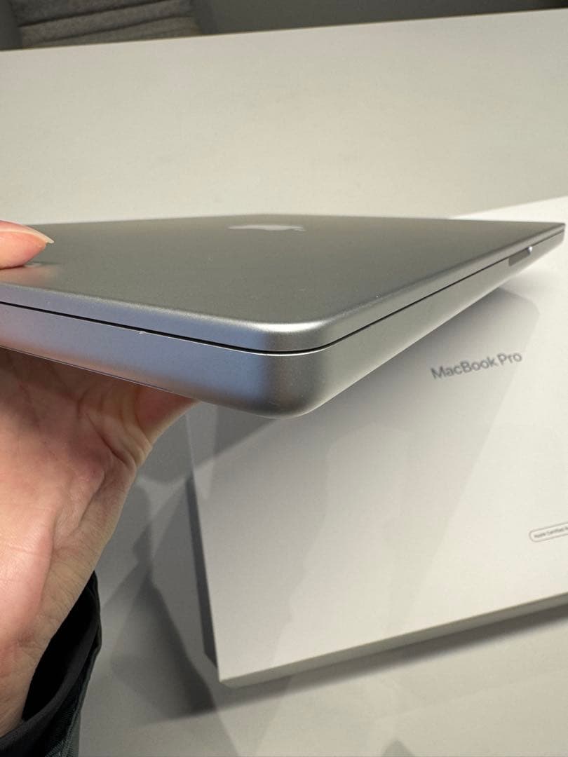 Macbook pro m3max 16インチ36GB 1TB AC+付き