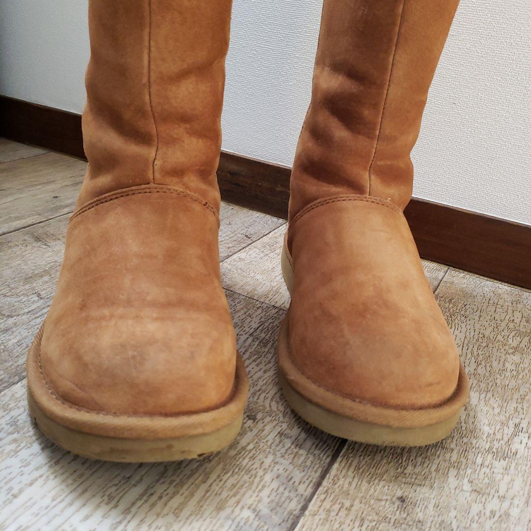 UGG ブラウンファスナー付きムートンブーツ