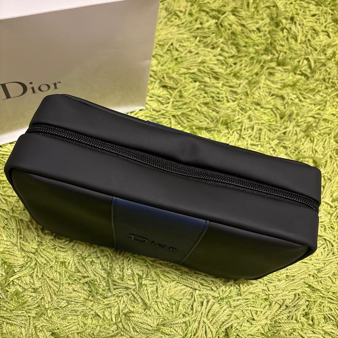 【Dior】新品✨トラベルポーチ　バック　化粧ポーチ　大容量　上品黒青カラー