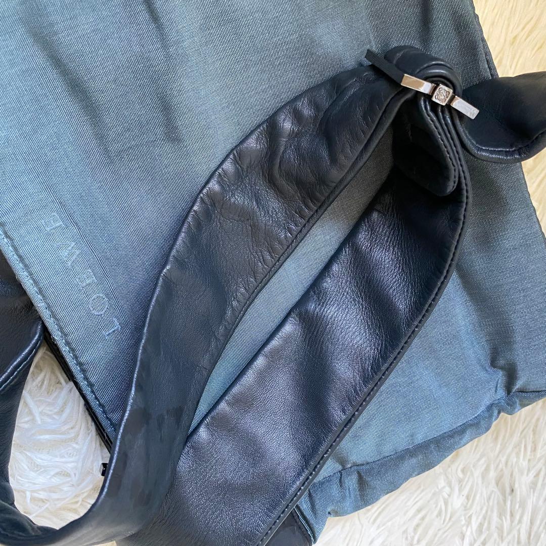 ロエベ ショルダーバック レザー