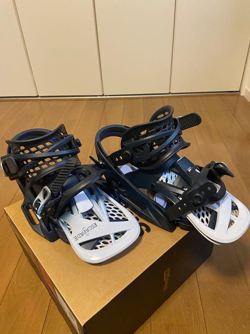 バートン エスカペード Mサイズ EST