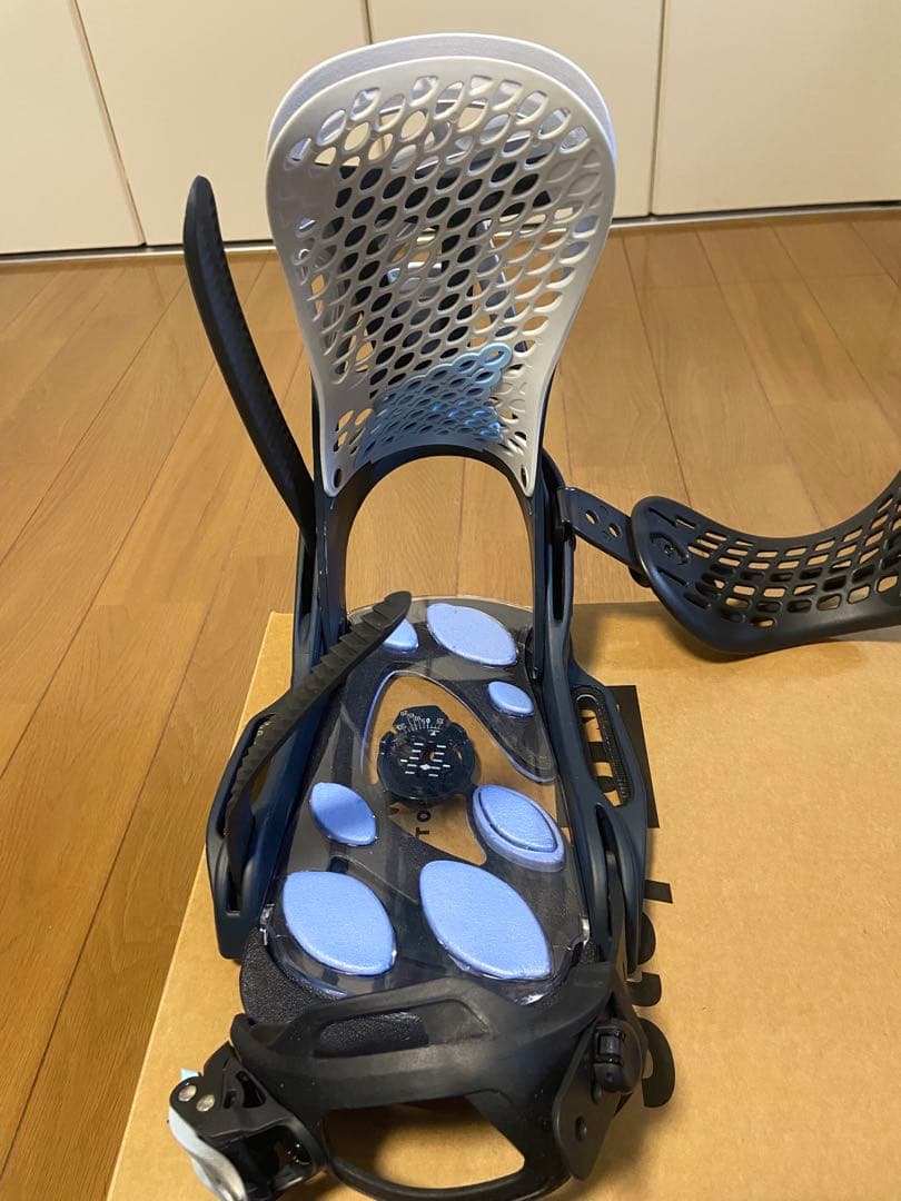 バートン エスカペード Mサイズ EST