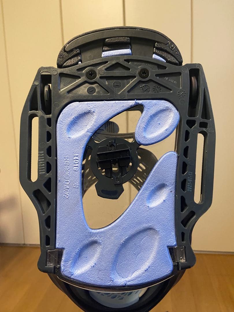 バートン エスカペード Mサイズ EST