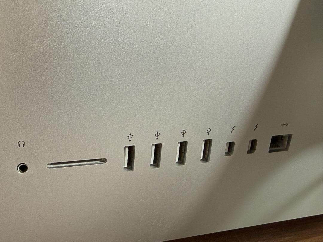 iMac A1418 21.5インチ HDD1TB搭載Corei5 8GBメモリ