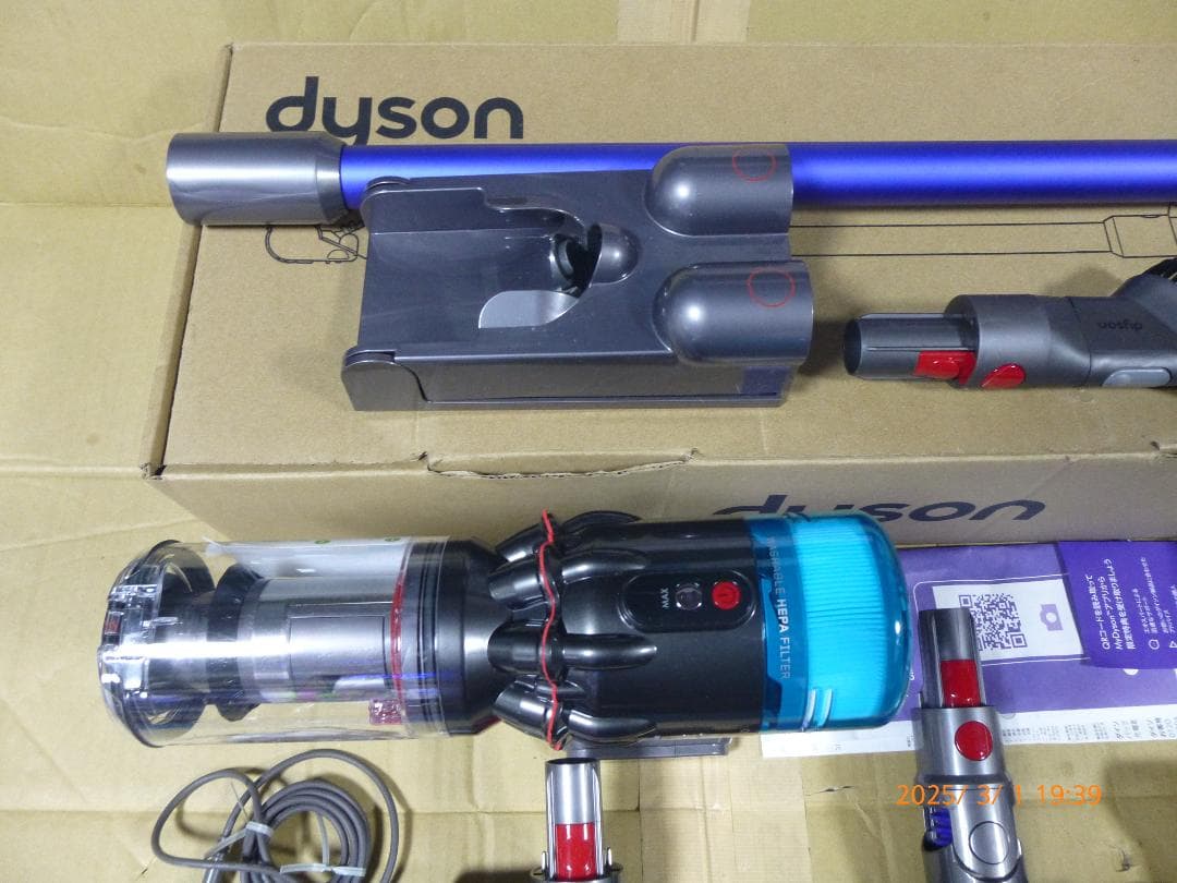 ダイソン micro 1.5kg SV21　ニッケル　Wソフトローラーおまけ