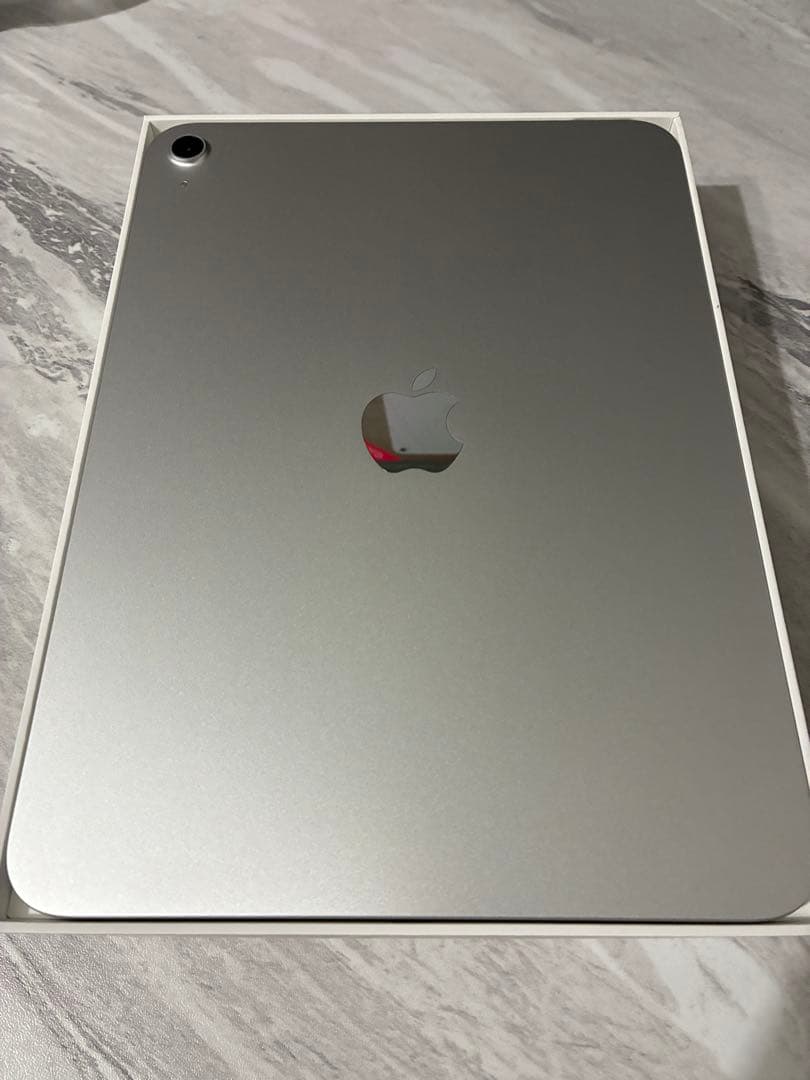 【美品】Apple iPad A16（第11世代）128GB シルバー ★おまけ