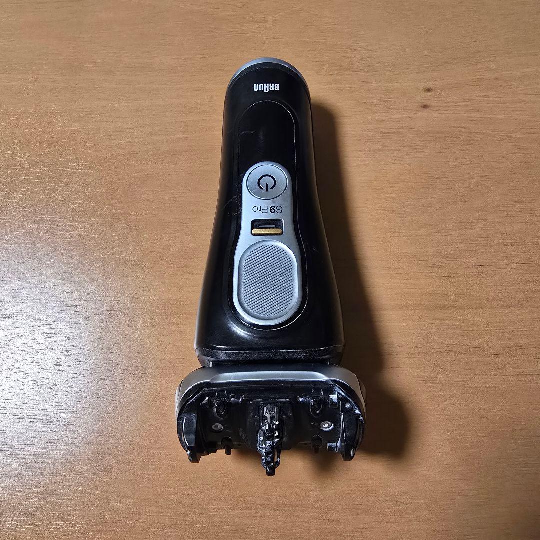 BRAUN S9Pro ほぼ未使用替刃&洗浄機付き