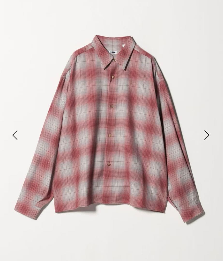 赤とグレーのチェック柄オーバーサイズシャツ