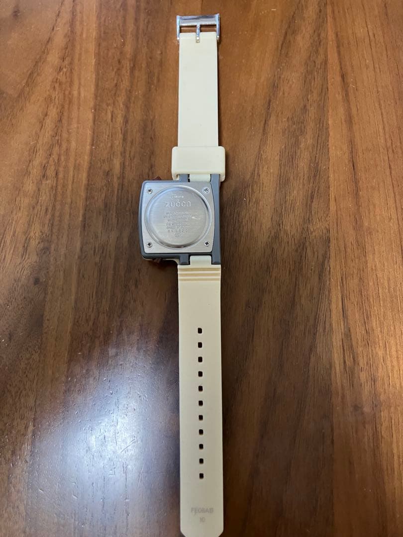 稼働品CABANE de ZUCCa デジタル腕時計 ル・ショコラ　アイボリー