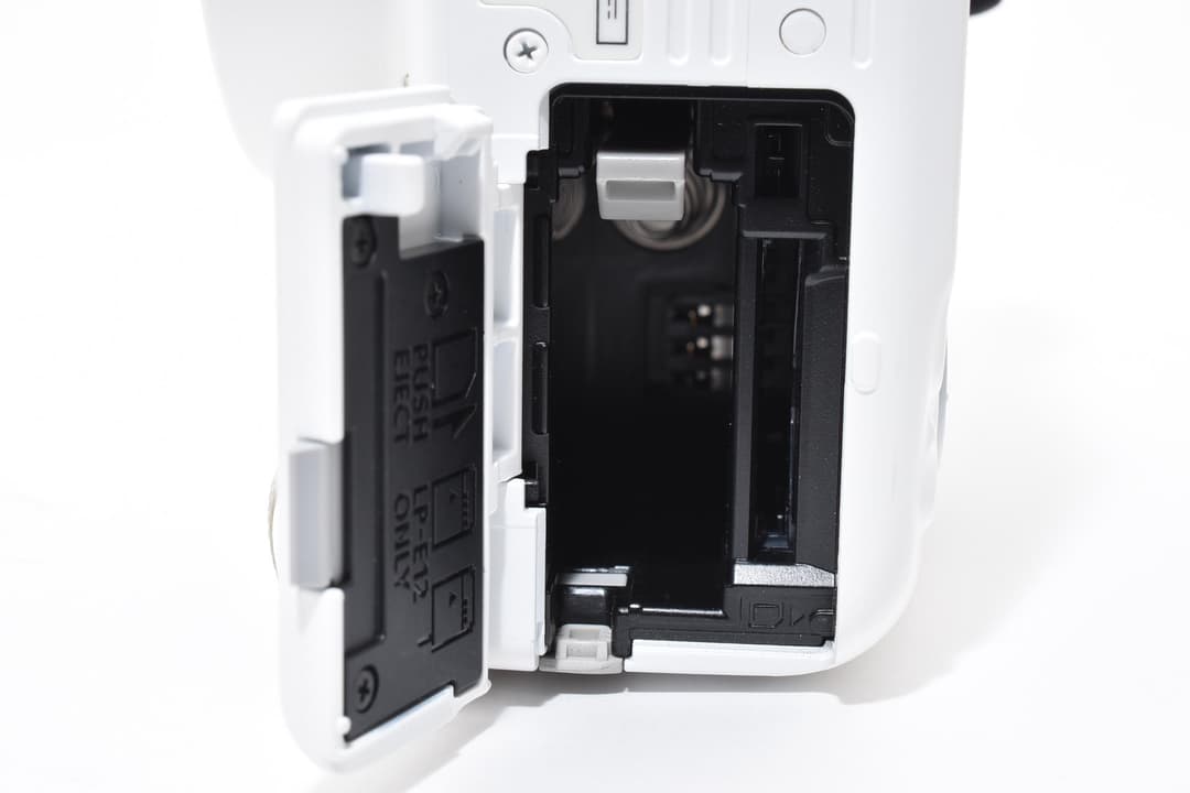 ほぼ未使用 Canon EOS Kiss X7 ホワイト スマホ転送 9423