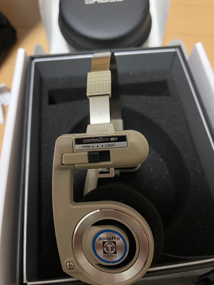 koss 有線ヘッドホン　箱あり　専用ケースあり