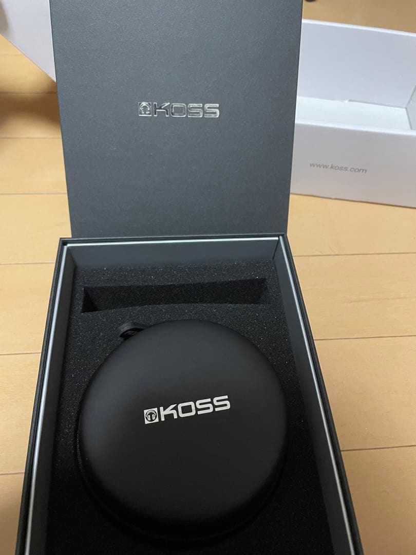 koss 有線ヘッドホン　箱あり　専用ケースあり