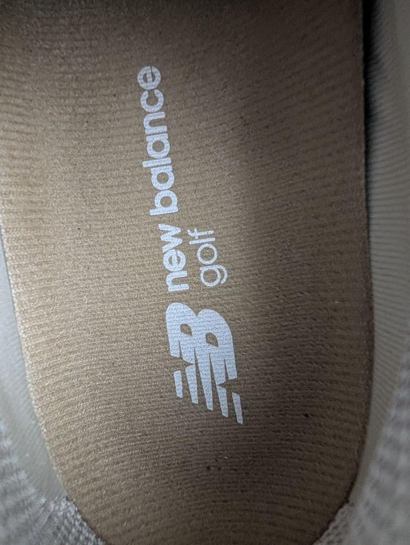 New Balance ゴルフシューズ ホワイト/ゴールド