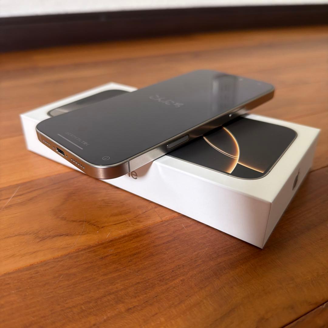 【99%】 iPhone16promax 256GB ホワイト　シルバー