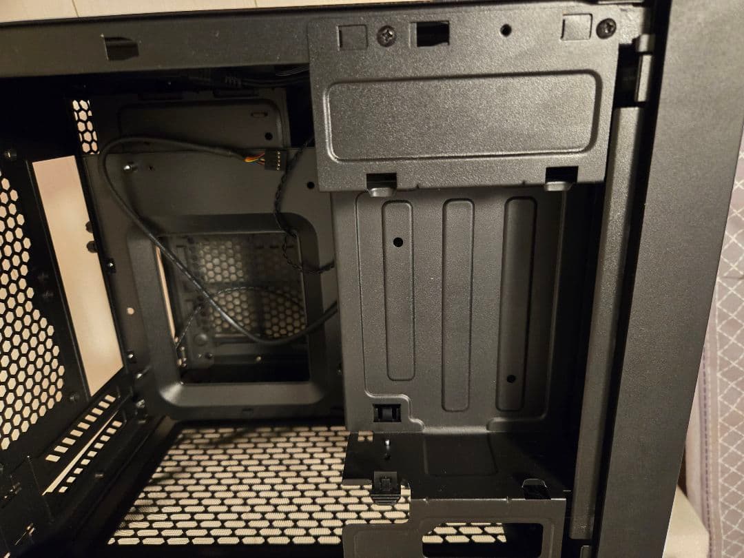 Corsair 250D Mini PCケース CC-9011047-WW